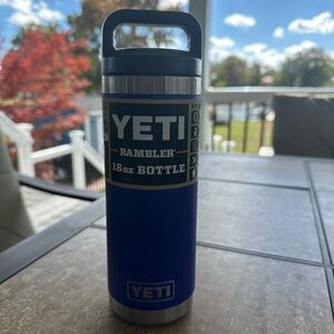 YETI Rambler 18oz Bottle in Offshore Blue